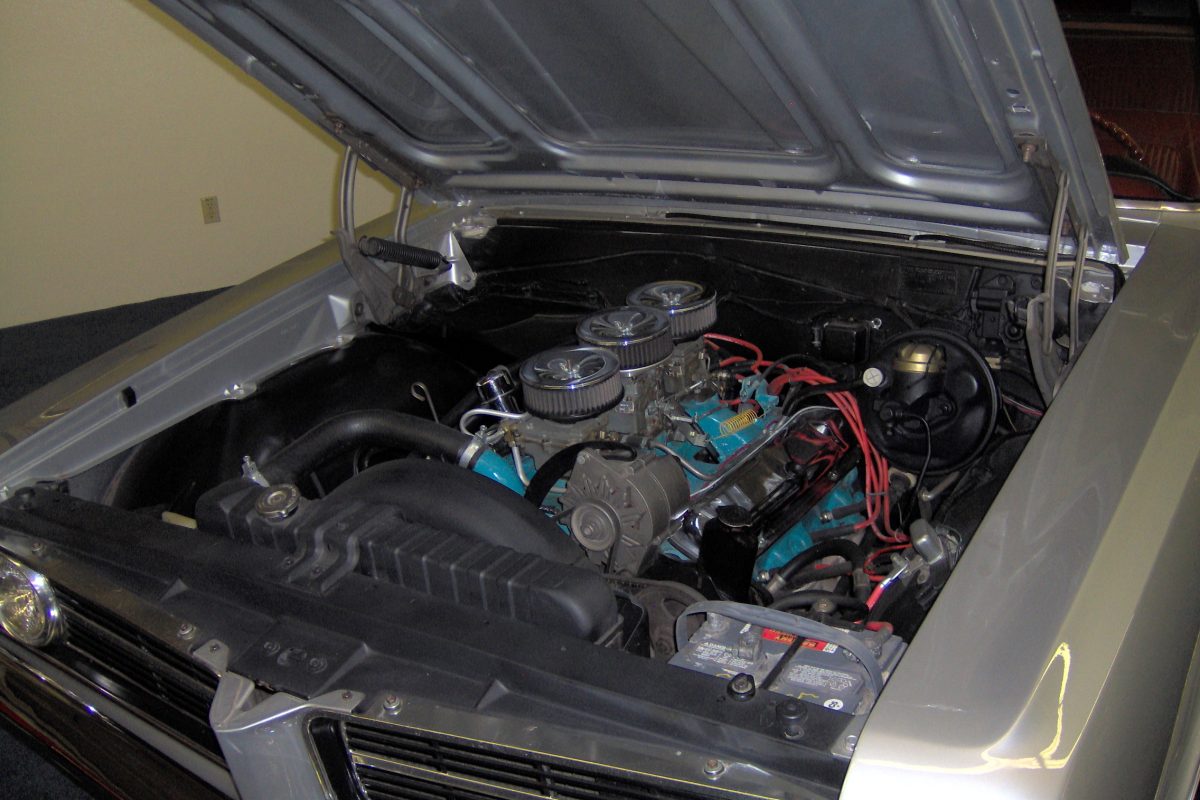 Pontiac GTO 389 cubic inch Tri-Power engine